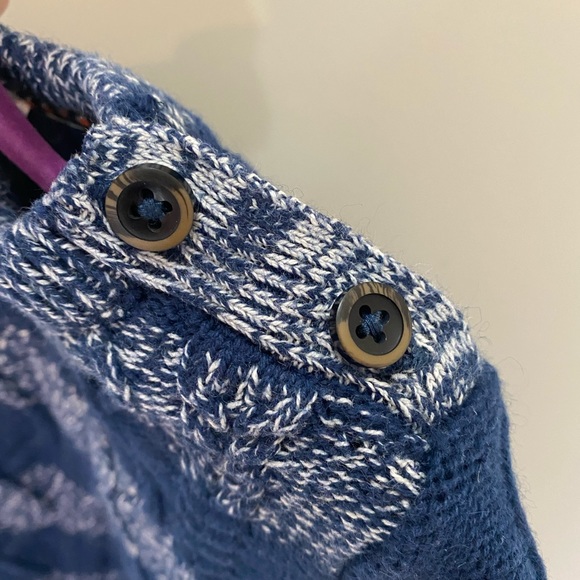 Cute H&M sweater size 1.5-2yrs - Picture 2 of 10